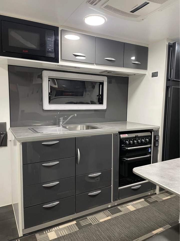 WhatsApp-Image-2025-10-16-at-22.20.13_8cbc7264