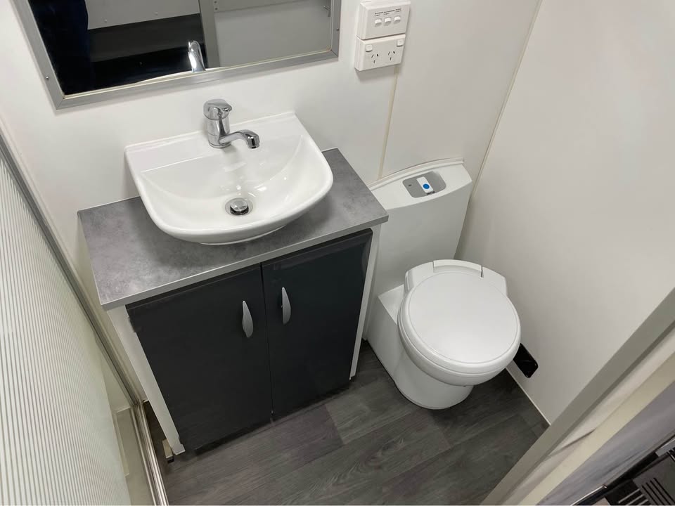 WhatsApp-Image-2025-10-16-at-22.20.14_6940c495